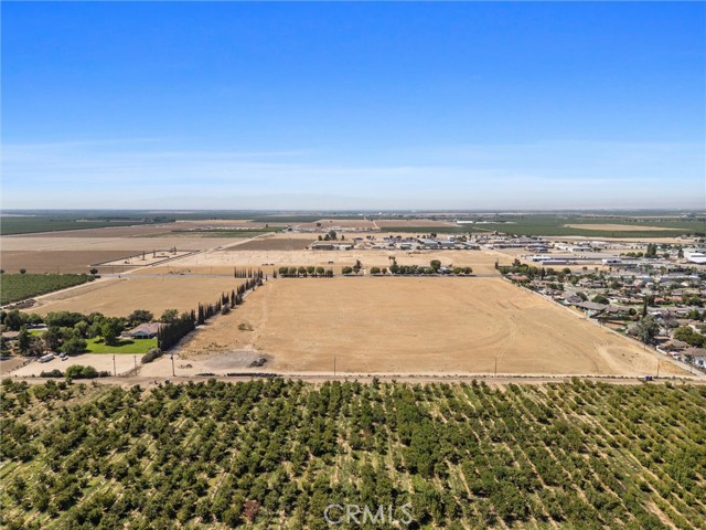 1320 E Lerdo, Shafter CA: https://media.crmls.org/medias/71d715b8-8cc5-47f3-b2a1-8d456b4be73e.jpg