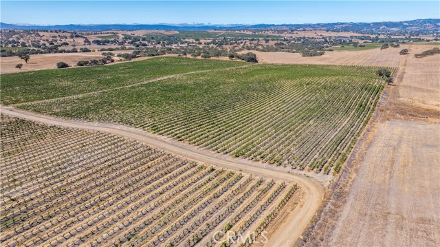 4825 Mill Road, Paso Robles CA: https://media.crmls.org/medias/71d83849-32c4-4fb8-ae07-e3dcdba84da7.jpg