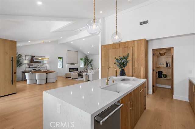 Detail Gallery Image 16 of 35 For 281 Santo Tomas Ave, Costa Mesa,  CA 92627 - 4 Beds | 4/1 Baths