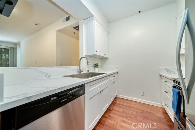 Detail Gallery Image 12 of 16 For 500 S Berendo, Los Angeles,  CA 90020 - 1 Beds | 1 Baths