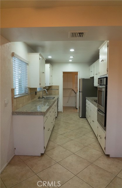 Detail Gallery Image 15 of 59 For 20121 Comanche Pl, Winnetka,  CA 91306 - 3 Beds | 2 Baths