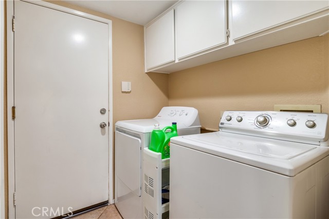 1305 Harvest Circle, Corona CA: https://media.crmls.org/medias/71da41fc-9216-467c-a2b3-961d54b1ffbd.jpg