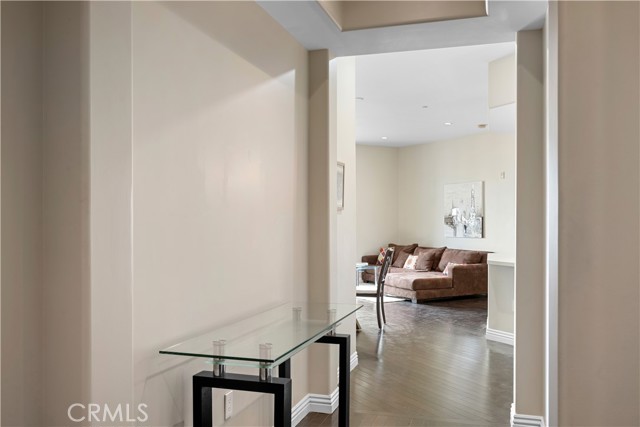 611 Caruso Avenue, Glendale CA: https://media.crmls.org/medias/71da6ebd-2e1c-4541-a61b-6bd8f86b4deb.jpg
