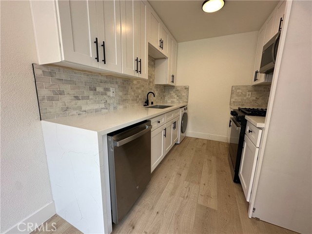 17412 Dairyview Circle, Huntington Beach CA: https://media.crmls.org/medias/71dada13-09ed-4247-a375-54e0a11a0328.jpg