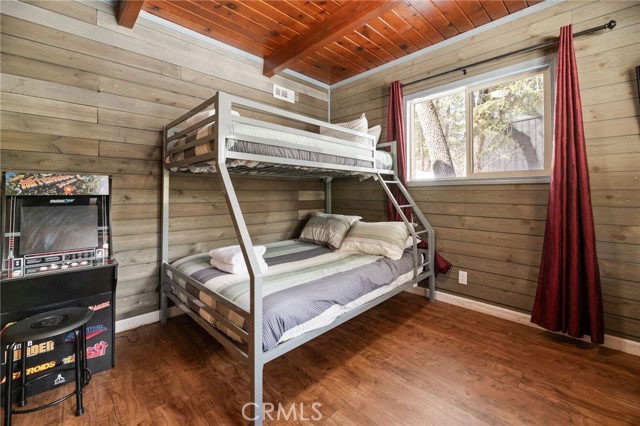 Detail Gallery Image 12 of 32 For 43339 Deer Canyon Rd, Big Bear Lake,  CA 92315 - 2 Beds | 2 Baths
