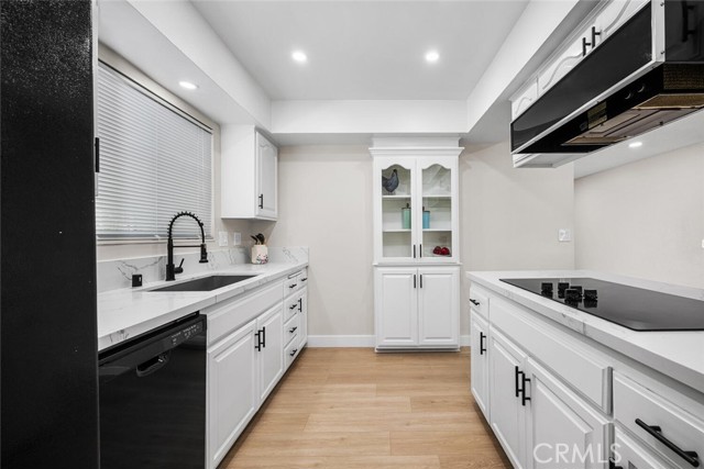 Detail Gallery Image 9 of 59 For 9826 Saint George Cir, Cypress,  CA 90630 - 3 Beds | 2 Baths