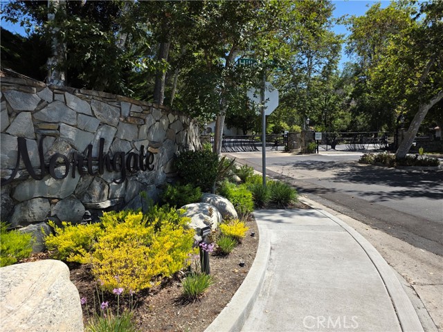 Detail Gallery Image 1 of 33 For 4042 Stoneriver Ct, Westlake Village,  CA 91362 - 3 Beds | 2 Baths