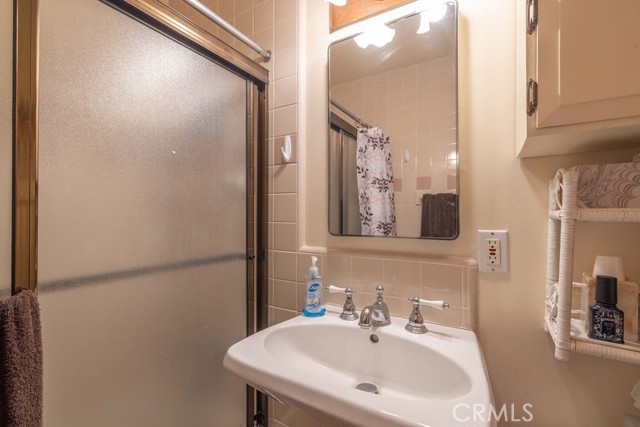 Detail Gallery Image 11 of 36 For 39820 Snowball, Big Bear Lake,  CA 92315 - 3 Beds | 1/1 Baths