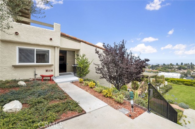Photo of 134 Aspen Way, Rolling Hills Estates, CA 90274