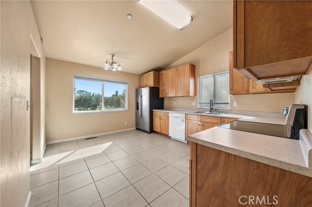 Detail Gallery Image 8 of 36 For 3593 Peony St, Clearlake,  CA 95422 - 3 Beds | 2 Baths