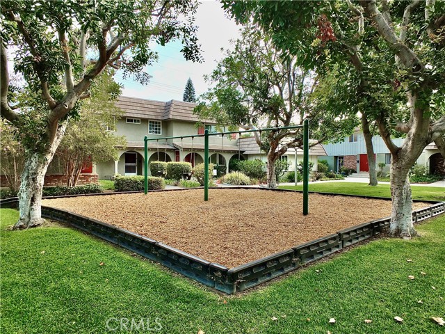 4846 Larwin Avenue, Cypress CA: https://media.crmls.org/medias/71dfea6c-b39a-4185-903d-501a5fc00d83.jpg
