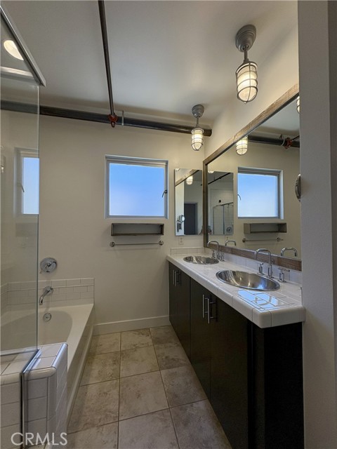 920 E Santa Ana Boulevard, Santa Ana CA: https://media.crmls.org/medias/71e02662-498f-427b-b64a-beed206c2376.jpg