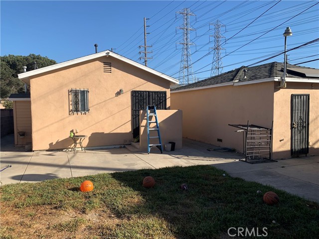 Detail Gallery Image 36 of 56 For 1527 S Bentley Ave, Compton,  CA 90220 - 3 Beds | 2/1 Baths