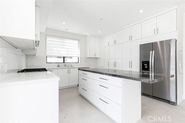 6426 Varna Avenue, Van Nuys CA: https://media.crmls.org/medias/71e0d145-d5bd-44fb-9bfa-df1acf099db7.jpg