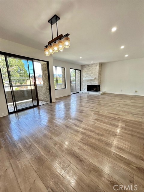 365 W Alameda Avenue, Burbank CA: https://media.crmls.org/medias/71e1c4b5-d437-4a7f-beeb-82da43d356cc.jpg