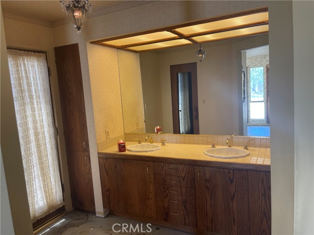 2605 N Kitty Hawk Drive, Palm Springs CA: https://media.crmls.org/medias/71e1c5df-418d-441c-bcf4-4c26c2e6b83d.jpg