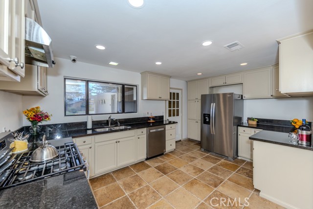 Detail Gallery Image 27 of 55 For 2309 E Sycamore St, Anaheim,  CA 92806 - 4 Beds | 2 Baths