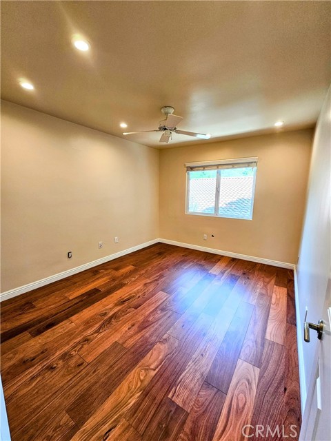 Detail Gallery Image 23 of 30 For 18521 Calle Vista Cir, Porter Ranch,  CA 91326 - 5 Beds | 4 Baths