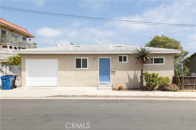 Detail Gallery Image 3 of 10 For 2930 S Peck Ave, San Pedro,  CA 90731 - 2 Beds | 1 Baths