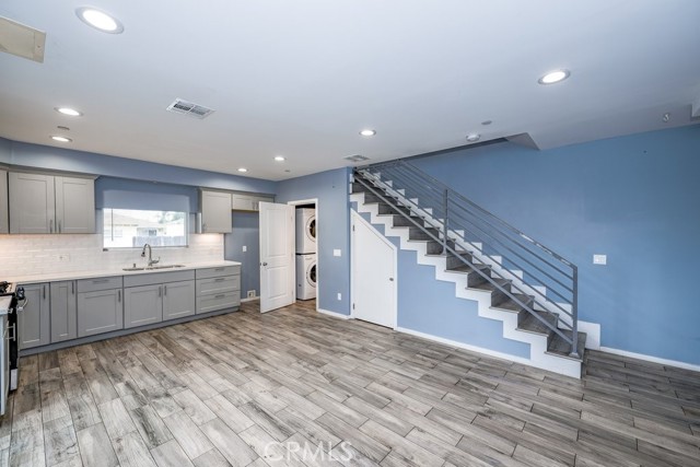 Detail Gallery Image 2 of 21 For 6719 1/2 Vineland, North Hollywood,  CA 91606 - 3 Beds | 2 Baths