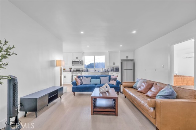 Detail Gallery Image 1 of 36 For 3115 Arvia St 1b,  Los Angeles,  CA 90065 - 5 Beds | 2 Baths
