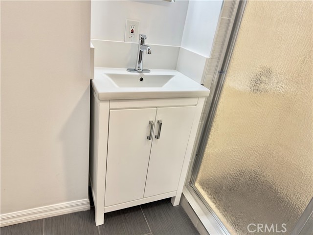 Detail Gallery Image 11 of 13 For 905 S Flower St a,  Santa Ana,  CA 92703 - 2 Beds | 1 Baths