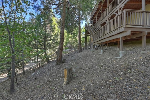 789 Jagerhorn Dr, Lake Arrowhead, CA 92352