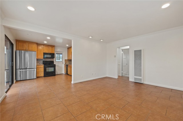 View from Living room to kitchen