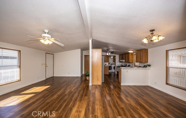 9080 Bloomfield Avenue, Cypress CA: https://media.crmls.org/medias/71e72c8b-2ffc-48dd-b98c-f2ede9216e28.jpg