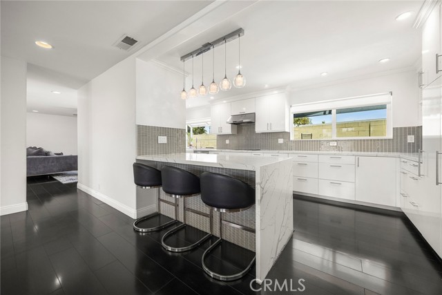 9461 Pier Drive, Huntington Beach CA: https://media.crmls.org/medias/71e7379b-9fbf-4d91-9a87-44dd97419f54.jpg
