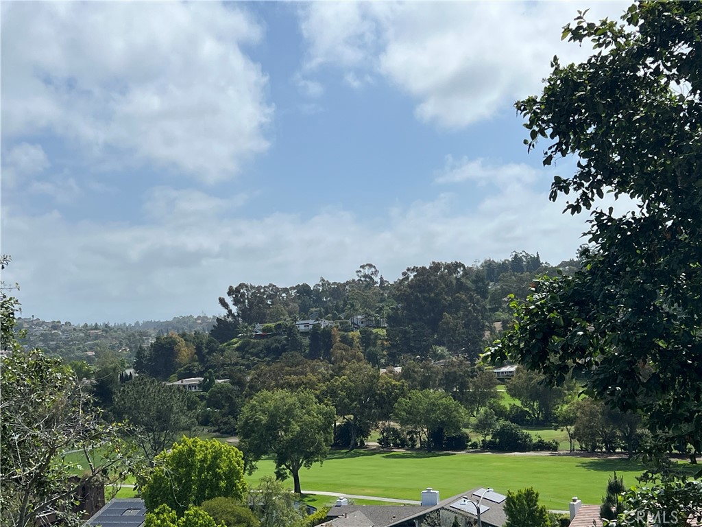 MLS #OC25116170 img 4
