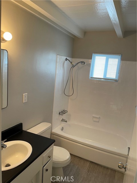 1935 W Linden Street, Riverside CA: https://media.crmls.org/medias/71e80536-216c-4d98-86bc-79ea9a84a8f0.jpg
