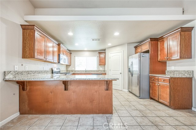 Detail Gallery Image 4 of 17 For 1203 N Kaplan Pl, Hanford,  CA 93230 - 4 Beds | 2 Baths