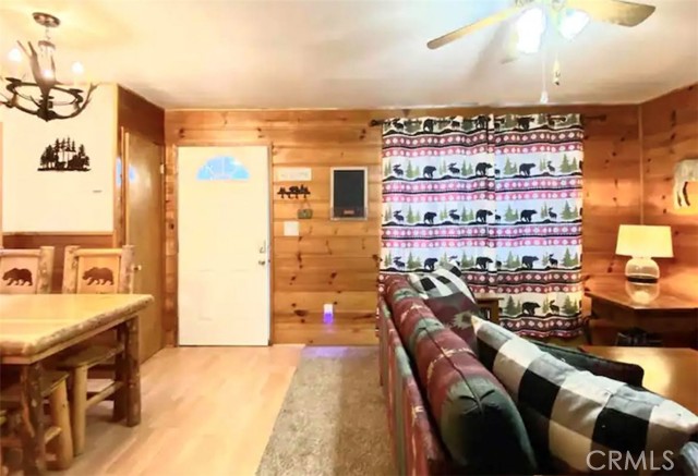 Detail Gallery Image 5 of 22 For 1008 E Country Club Bld, Big Bear City,  CA 92314 - 2 Beds | 2 Baths