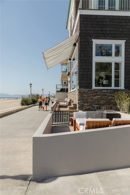 Detail Gallery Image 46 of 62 For 300 the Strand, Manhattan Beach,  CA 90266 - 4 Beds | 7/2 Baths