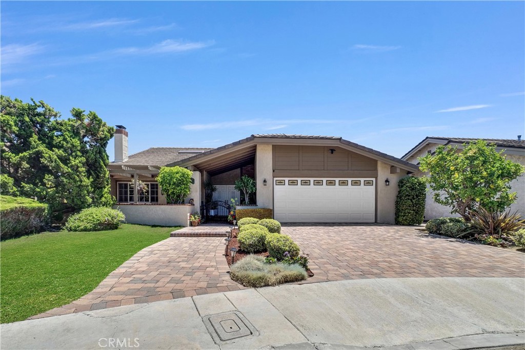 2216 Hilltop Court