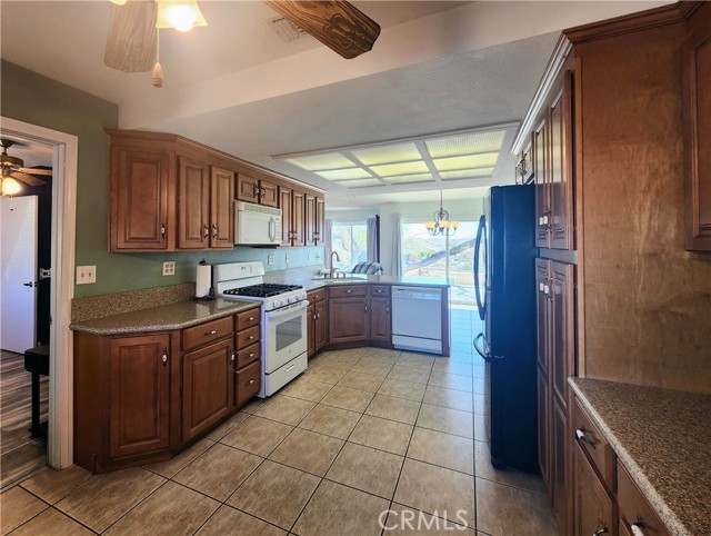 Detail Gallery Image 12 of 48 For 26755 Red Coach Ln, Helendale,  CA 92342 - 4 Beds | 2 Baths