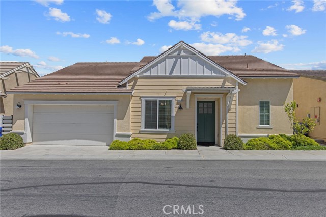 Detail Gallery Image 1 of 47 For 25124 Limetree Ln, Canyon Country,  CA 91387 - 2 Beds | 2/1 Baths