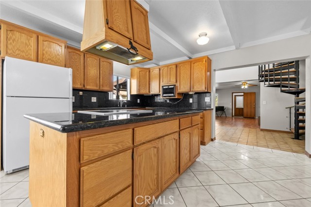 Detail Gallery Image 14 of 54 For 8676 Sky Line Dr, Pinon Hills,  CA 92372 - 3 Beds | 2/1 Baths