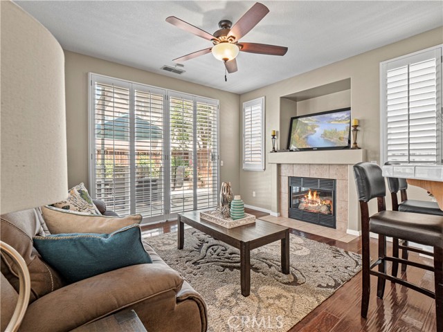 Detail Gallery Image 7 of 37 For 27629 Elkwood Ln, Castaic,  CA 91384 - 3 Beds | 2/1 Baths