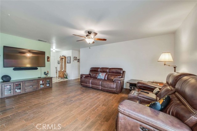 Detail Gallery Image 7 of 37 For 5344 Lucretia, Jurupa Valley,  CA 91752 - 4 Beds | 2 Baths