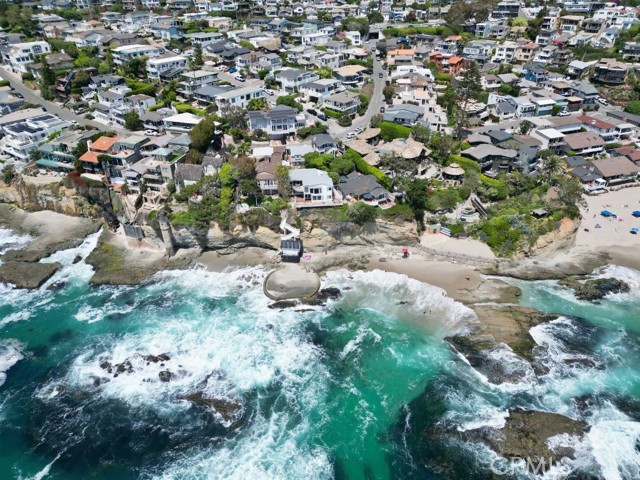 Detail Gallery Image 33 of 39 For 102 Blue Lagoon, Laguna Beach,  CA 92651 - 3 Beds | 3 Baths