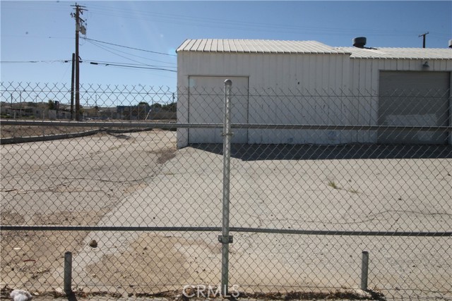 1500 Santa Fe Drive, Barstow, California 92311, ,Commercial Sale,For Sale,1500 Santa Fe Drive,CRHD23186357