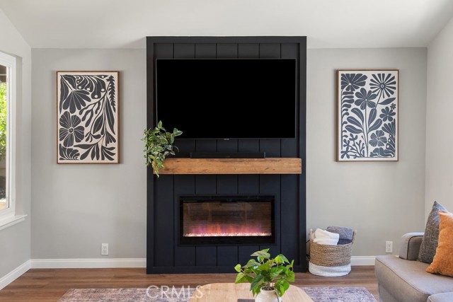 Detail Gallery Image 6 of 34 For 1925 Meadow Brook Ct, Thousand Oaks,  CA 91362 - 4 Beds | 2/1 Baths
