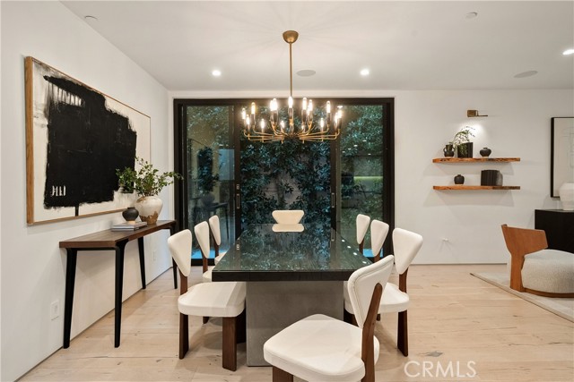 Detail Gallery Image 10 of 43 For 4242 Vantage Ave, Studio City,  CA 91604 - 5 Beds | 4/1 Baths