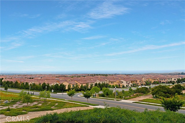 208 Canterbury, Irvine CA: https://media.crmls.org/medias/71ef9015-bd7d-4578-84dc-bc319e291a8c.jpg