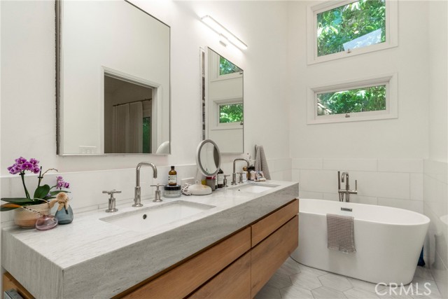 Detail Gallery Image 16 of 35 For 820 Opal St, Redondo Beach,  CA 90277 - 2 Beds | 2 Baths