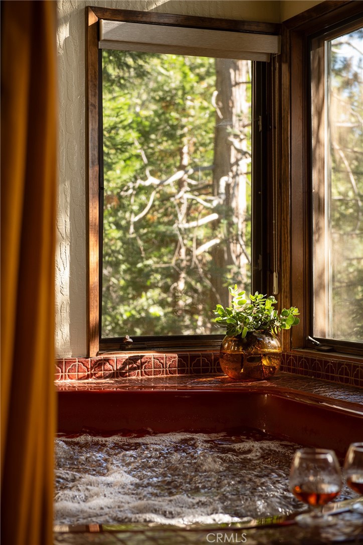 https://media.crmls.org/medias/71f0462a-cf00-4867-923c-affe875cdcc6.jpg?preset=X-Large