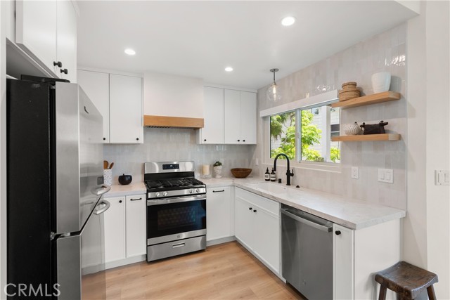 Detail Gallery Image 6 of 19 For 617 1/2 Acacia Ave, Corona Del Mar,  CA 92625 - 2 Beds | 2 Baths