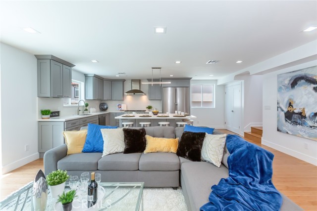 18308 Grevillea Avenue, Redondo Beach, California 90278, 3 Bedrooms Bedrooms, ,Residential,Sold,Grevillea,SB22120733